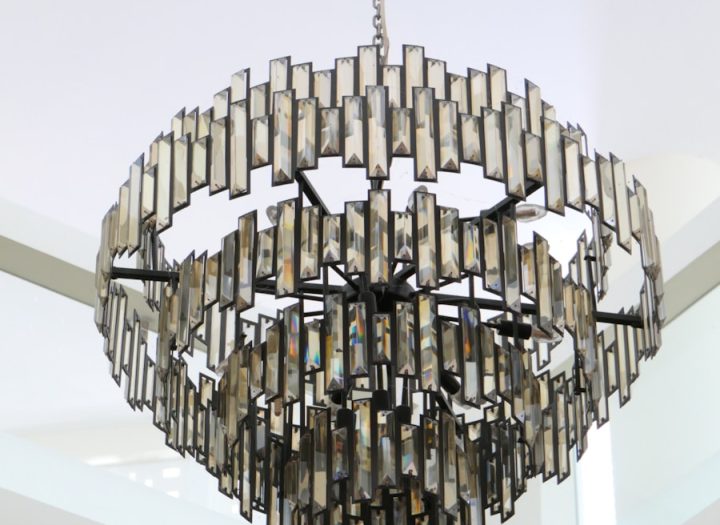 Photo "Eccentric tube linear chandelier for modern living room"