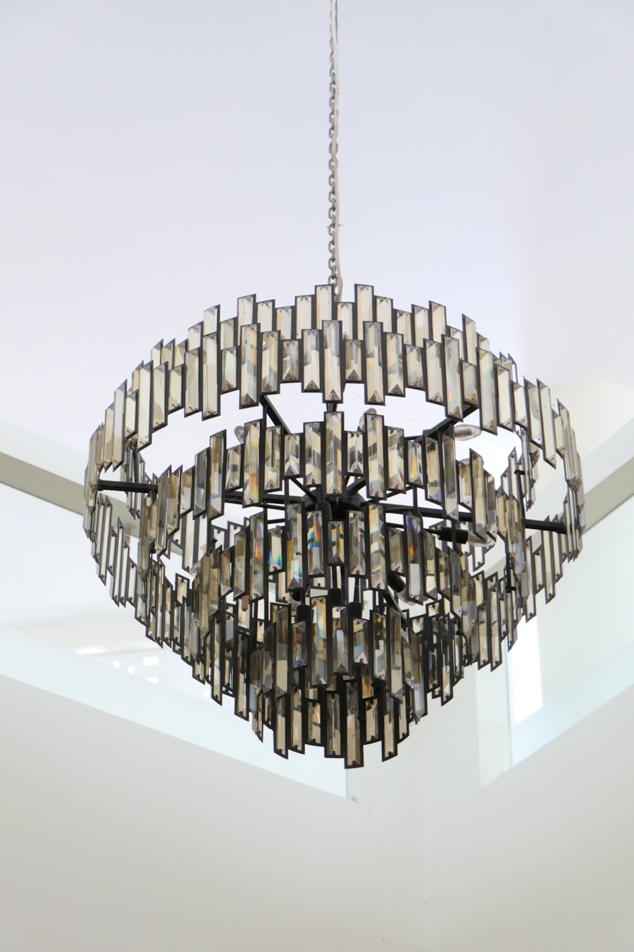 Photo "Eccentric tube linear chandelier for modern living room"