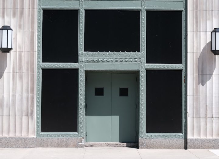 Photo art deco wall sconce