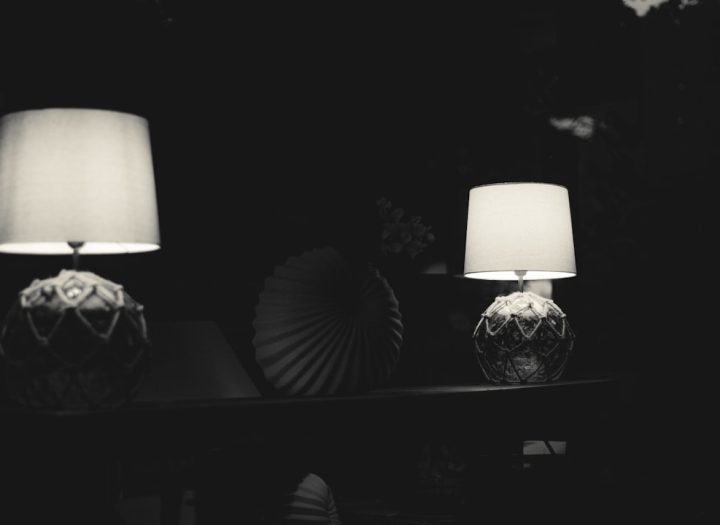 Photo Porcelain table lamp