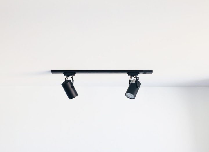 Photo track lighting kits