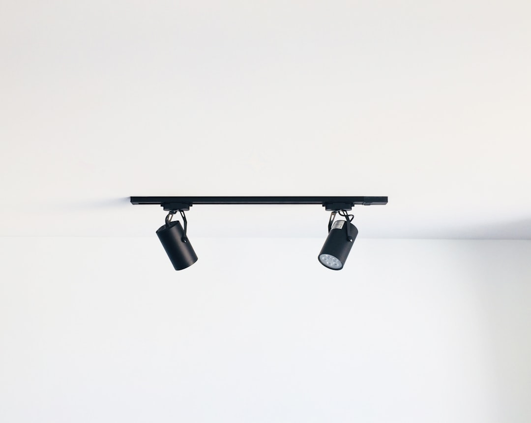 Photo track lighting kits